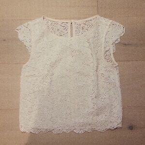 Elegant Lace Women’s Top - Cream Aritizia Talula Size S